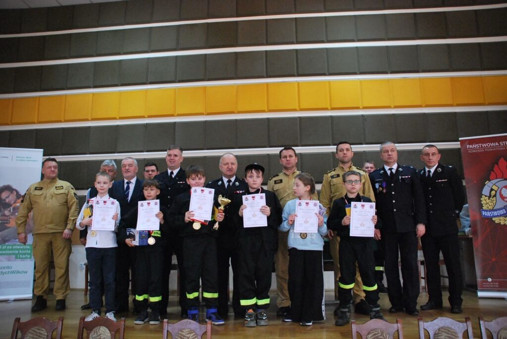 Read more about the article Powiatowe eliminacje Turnieju Wiedzy Pożarniczej w Wójcinie